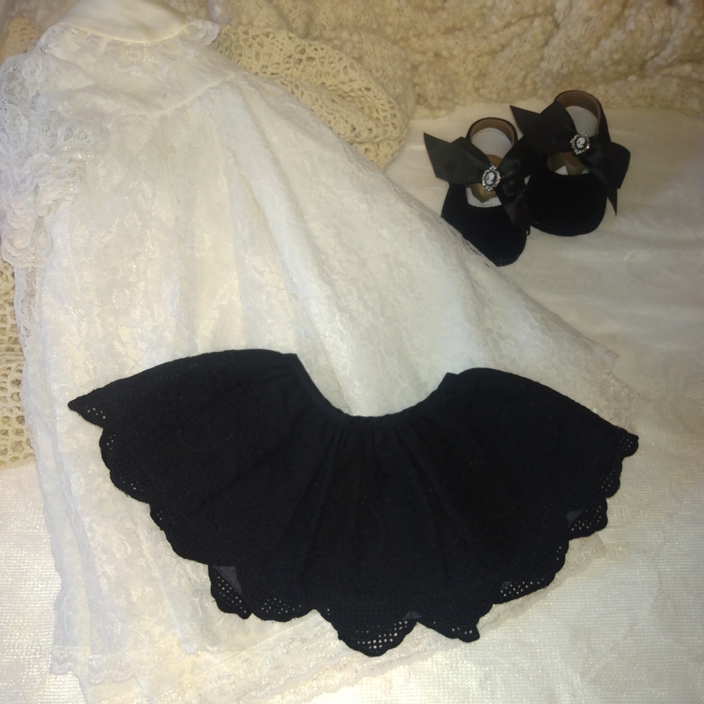 Elegant Black baby bib collar